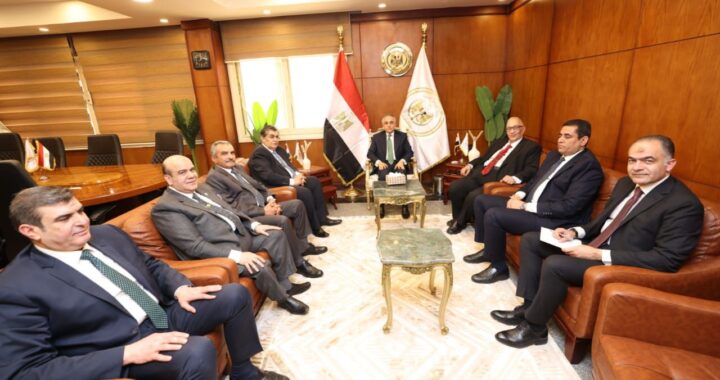 تطبيقا للعمل عن بُعد..وزير العدل يباشر مهامه من مركز الدراسات ويلتقي نادي مجلس الدولة