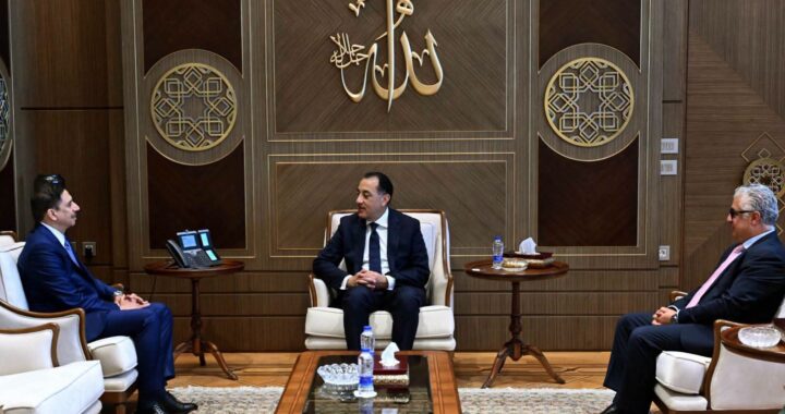 رئيس الوزراء يلتقي رئيس مجلس إدارة مجموعة موانئ دبي العالمية