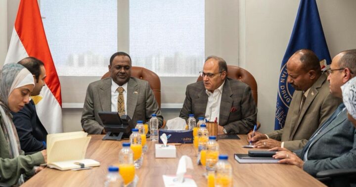 رئيس هيئة الدواء المصرية يبحث مع الأمين العام للمجلس القومي للأدوية والسموم بالسودان تعزيز التعاون الدوائي المشترك