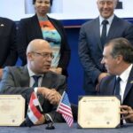 قنصل مصر العام في لوس أنجلوس يتسلم ٤٨ قطعة أثرية مصرية مستردة من الولايات المتحدة